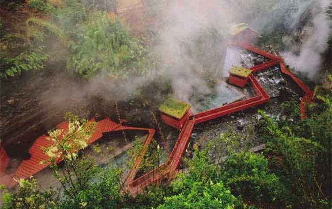 Geometricas Hot Spring